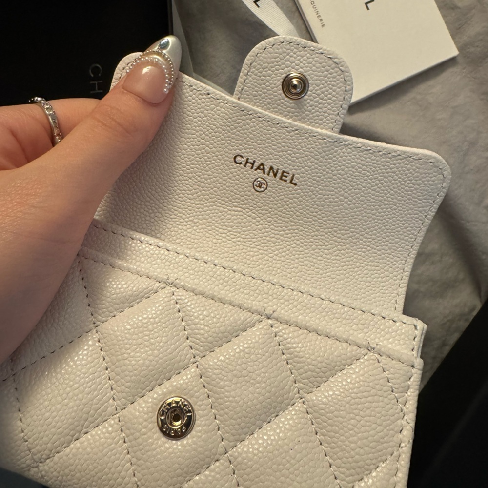 CHANEL CAVIAR QUILTED CARD HOLDER WHITE NWT - Picture 5 of 6